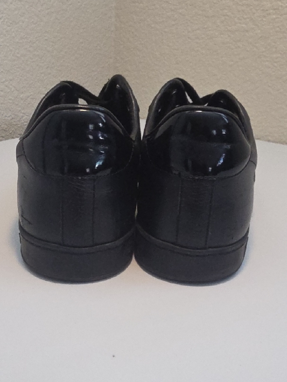 Gucci Black Leather Men's Sneakers with Green & Red Stripe Size 12 - Picture 3 of 9